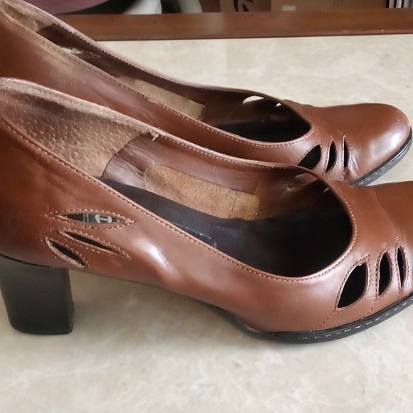 Etienne Aigner Leather Pumps -Size 6 - Picture 2 of 8